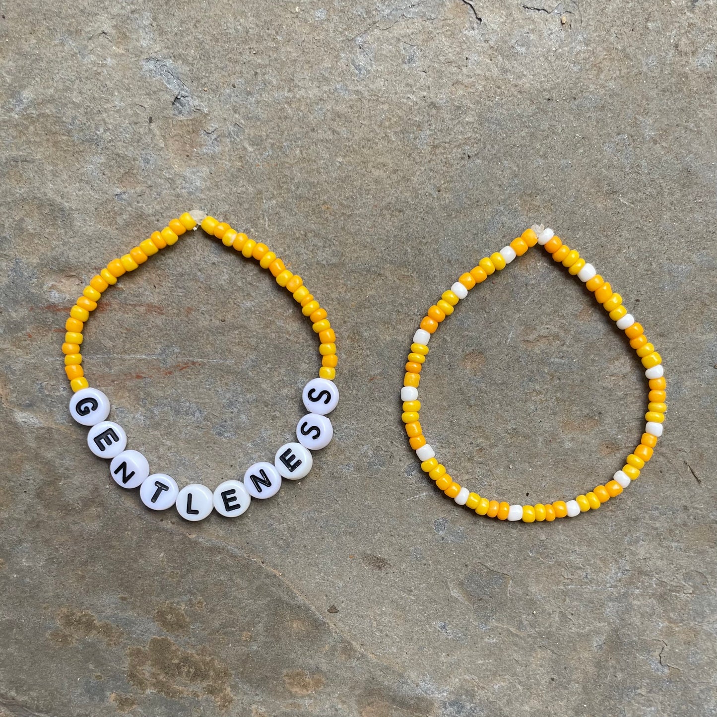 GENTLENESS Pineapple Beaded Bracelet PACK