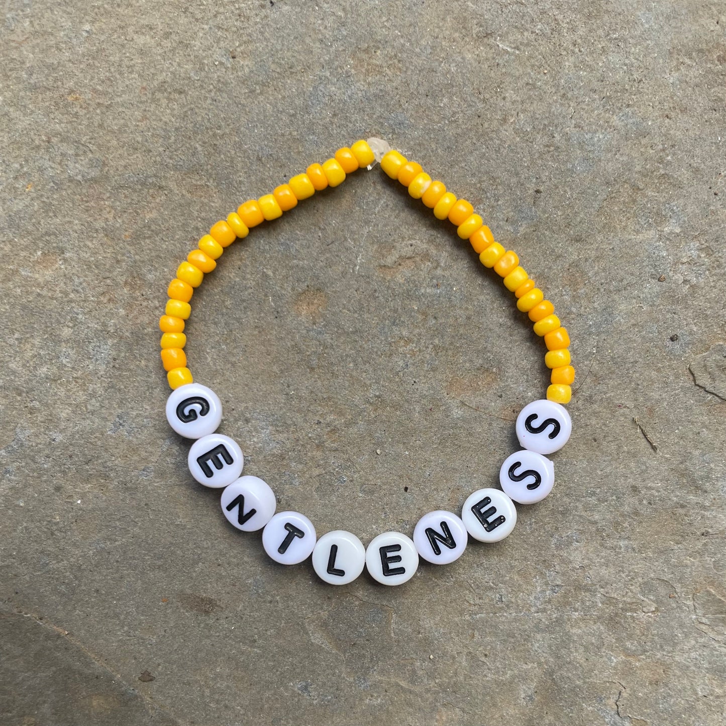 GENTLENESS Pineapple Beaded Bracelet